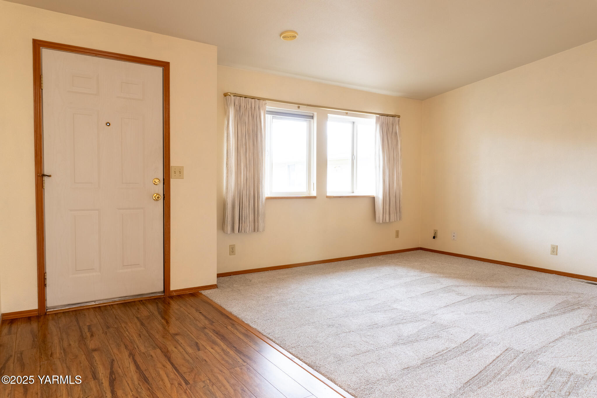 3701 Gun Club Road, Unit 120 Yakima, WA 98901 - Photo 6 of 36 Living room view 1