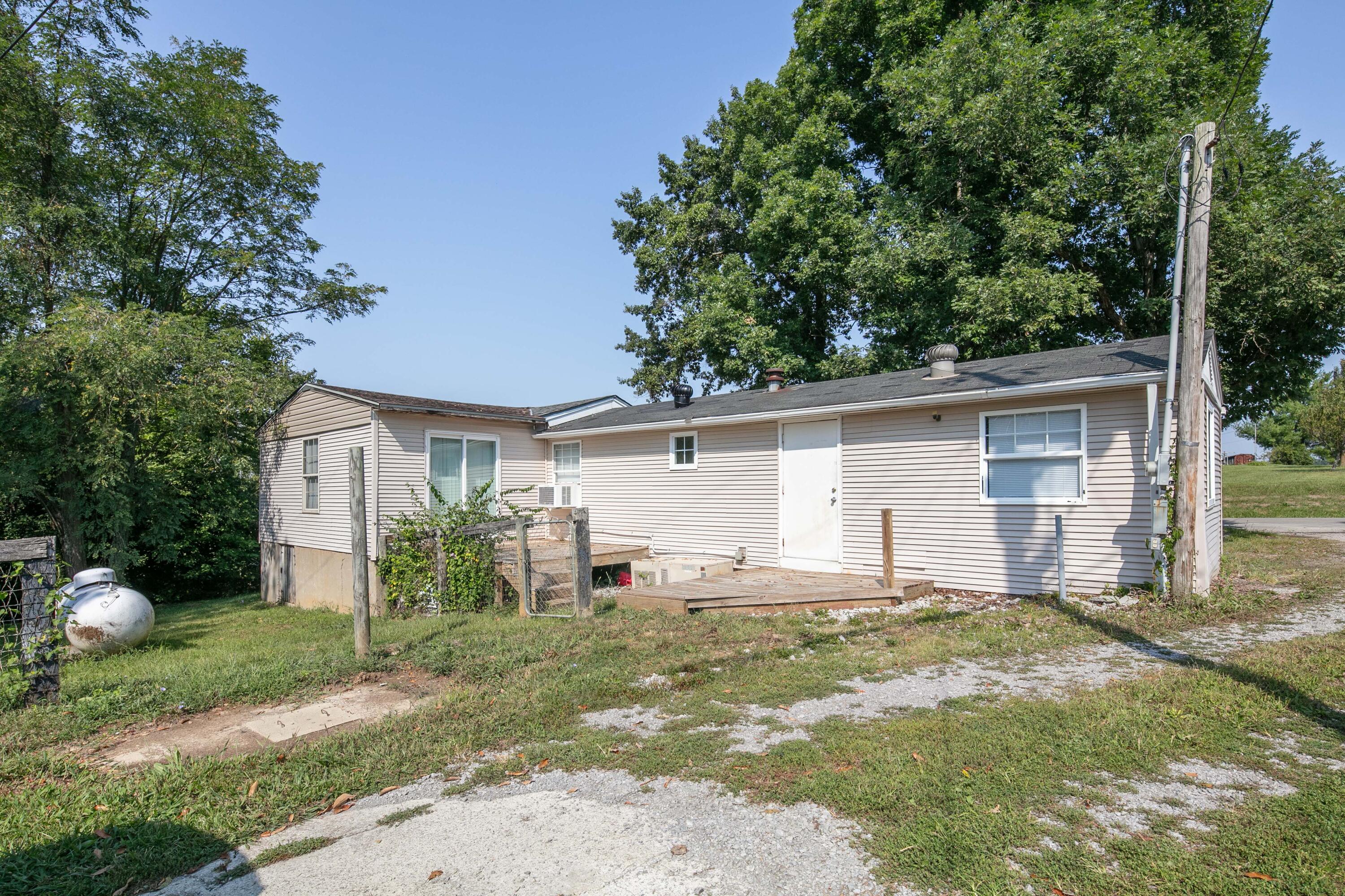 285 East Honaker Road Stamping Ground, KY 40379 - Photo 5 of 9 untitled (4 of 8)