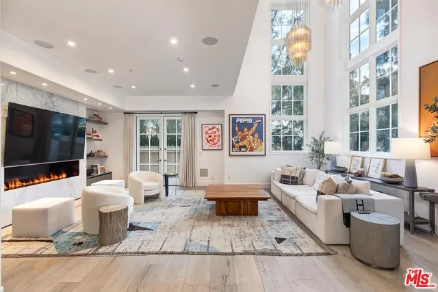 $2,345,000 | 11500 San Vicente Boulevard, Unit 221, Los Angeles, CA 90049