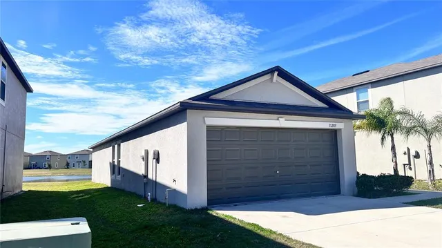 $2,300 | 31289 Barrel Wave Way, Wesley Chapel, FL 33545