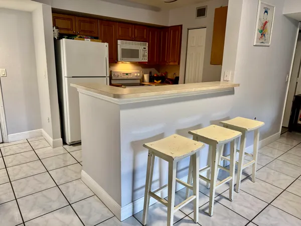 $2,050 | 6769 Heritage Grande, Unit 2103, Boynton Beach, FL 33437