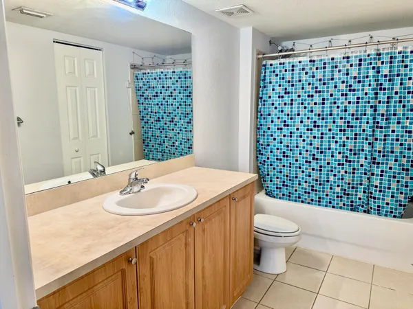 $2,050 | 6769 Heritage Grande, Unit 2103, Boynton Beach, FL 33437