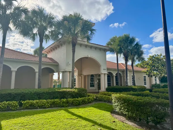 $2,050 | 6769 Heritage Grande, Unit 2103, Boynton Beach, FL 33437