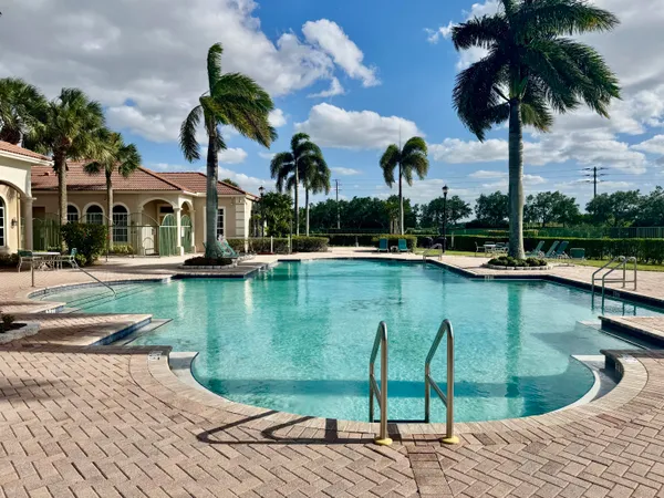 $2,050 | 6769 Heritage Grande, Unit 2103, Boynton Beach, FL 33437