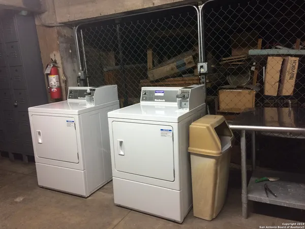$1,350 | 110 Auditorium Circle, Unit 1, San Antonio, TX 78205