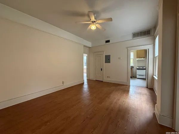$1,250 | 110 Auditorium Circle, Unit 1, San Antonio, TX 78205