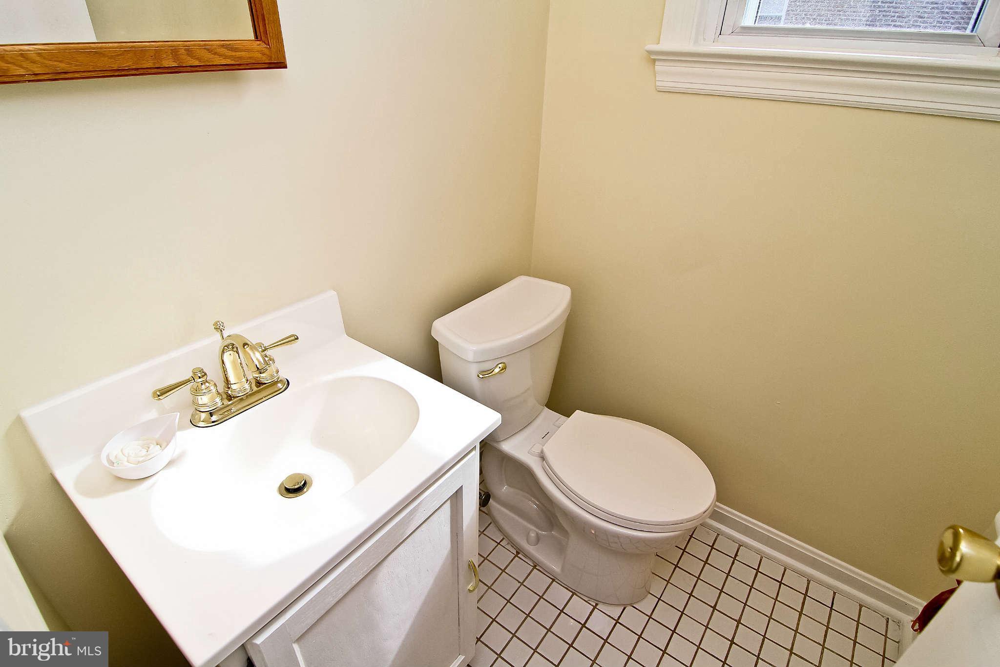 2208 Osborn Drive Silver Spring, MD 20910 - Photo 10 of 28 Bath