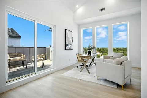 $7,200,000 | 312 North Lancaster Avenue, Dallas, TX 75203