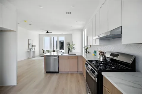 $7,200,000 | 312 North Lancaster Avenue, Dallas, TX 75203