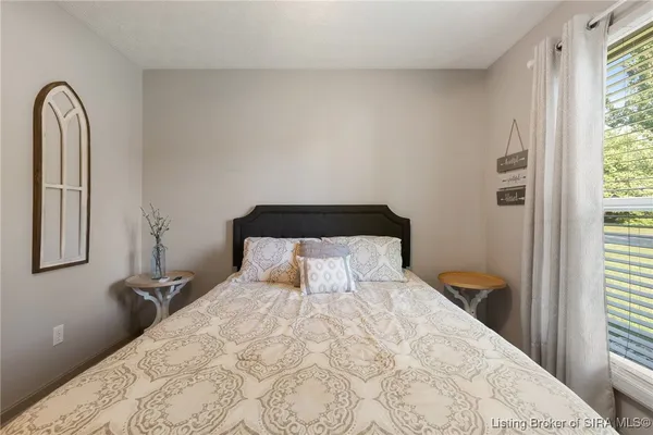 $256,000 | 1406 Blackberry Ridge, Jeffersonville, IN 47130