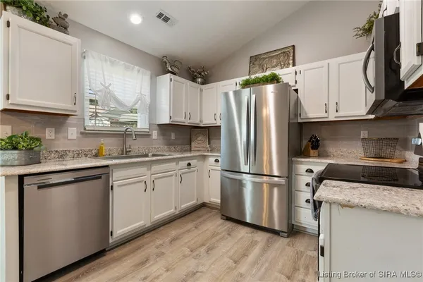 $256,000 | 1406 Blackberry Ridge, Jeffersonville, IN 47130