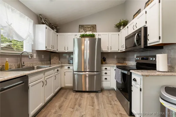 $256,000 | 1406 Blackberry Ridge, Jeffersonville, IN 47130