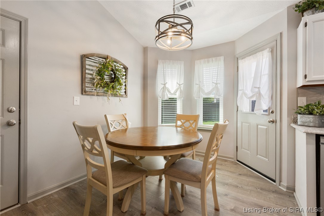 1406 Blackberry Ridge Jeffersonville, IN 47130 - Photo 5 of 34