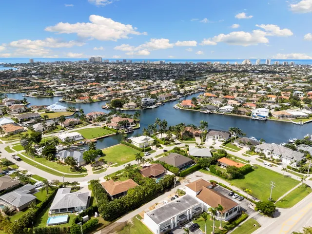 $899,000 | 121 South Bahama Avenue, Marco Island, FL 34145