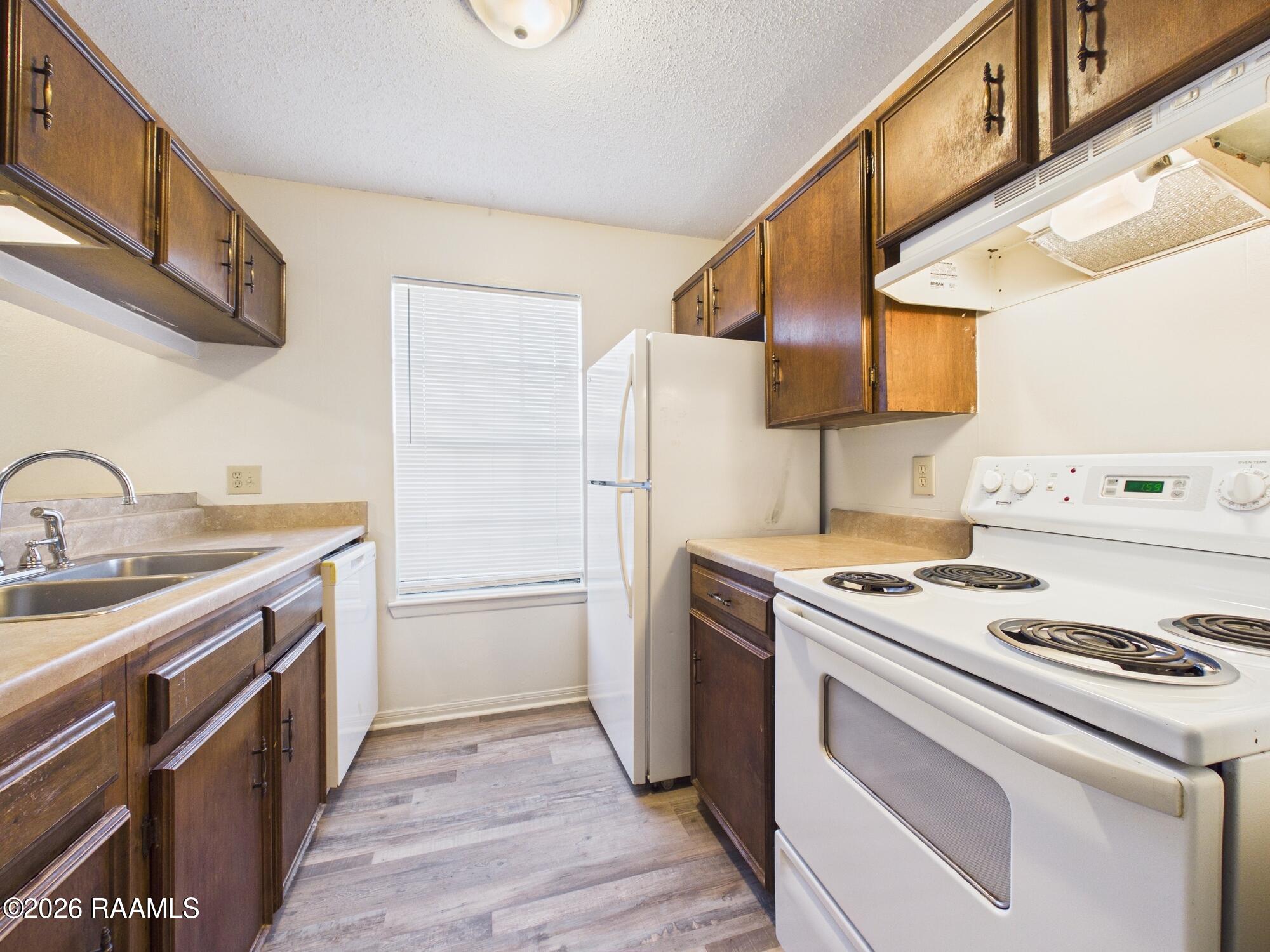 114 Country Lane, Unit 4 Lafayette, LA 70508 - Photo 6 of 22 CAM06261G6-PR0024-STILL009