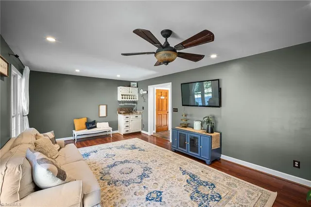 $650,000 | 202 Lakeview Road, Mocksville, NC 27028