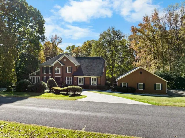 $650,000 | 202 Lakeview Road, Mocksville, NC 27028