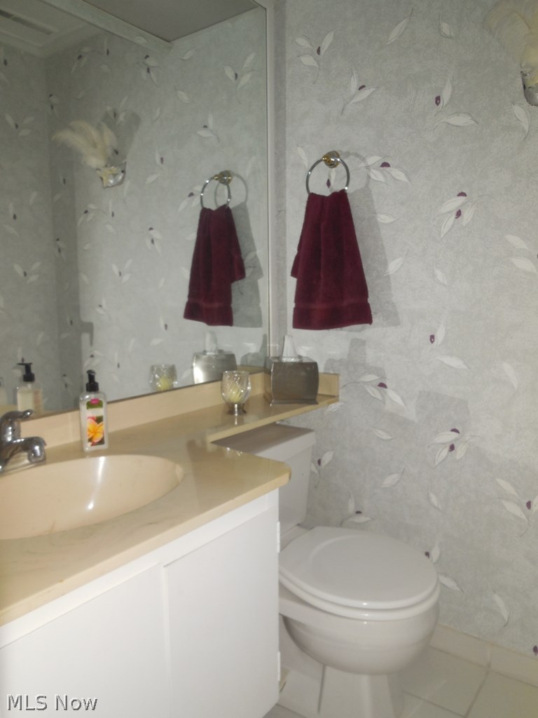 940 Som Center Road, Unit A2 Cleveland, OH 44143 - Photo 9 of 24 Gallery Image 9