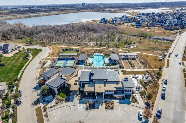 $949,900 | 4820 Blackhawk Green Court, Arlington, TX 76005