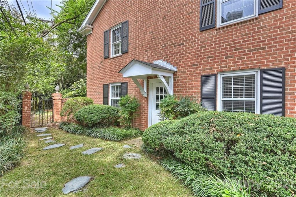 900 Colville Road Charlotte, NC 28207 - Photo 3 of 26 Gallery Image 3