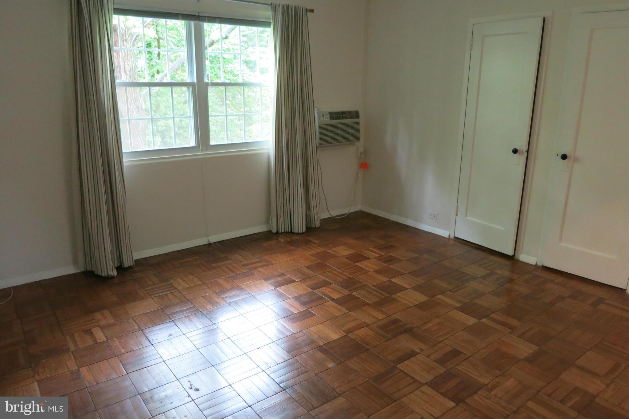 3706 Gunston Road, Unit 920 Alexandria, VA 22302 - Photo 15 of 17 Bedroom