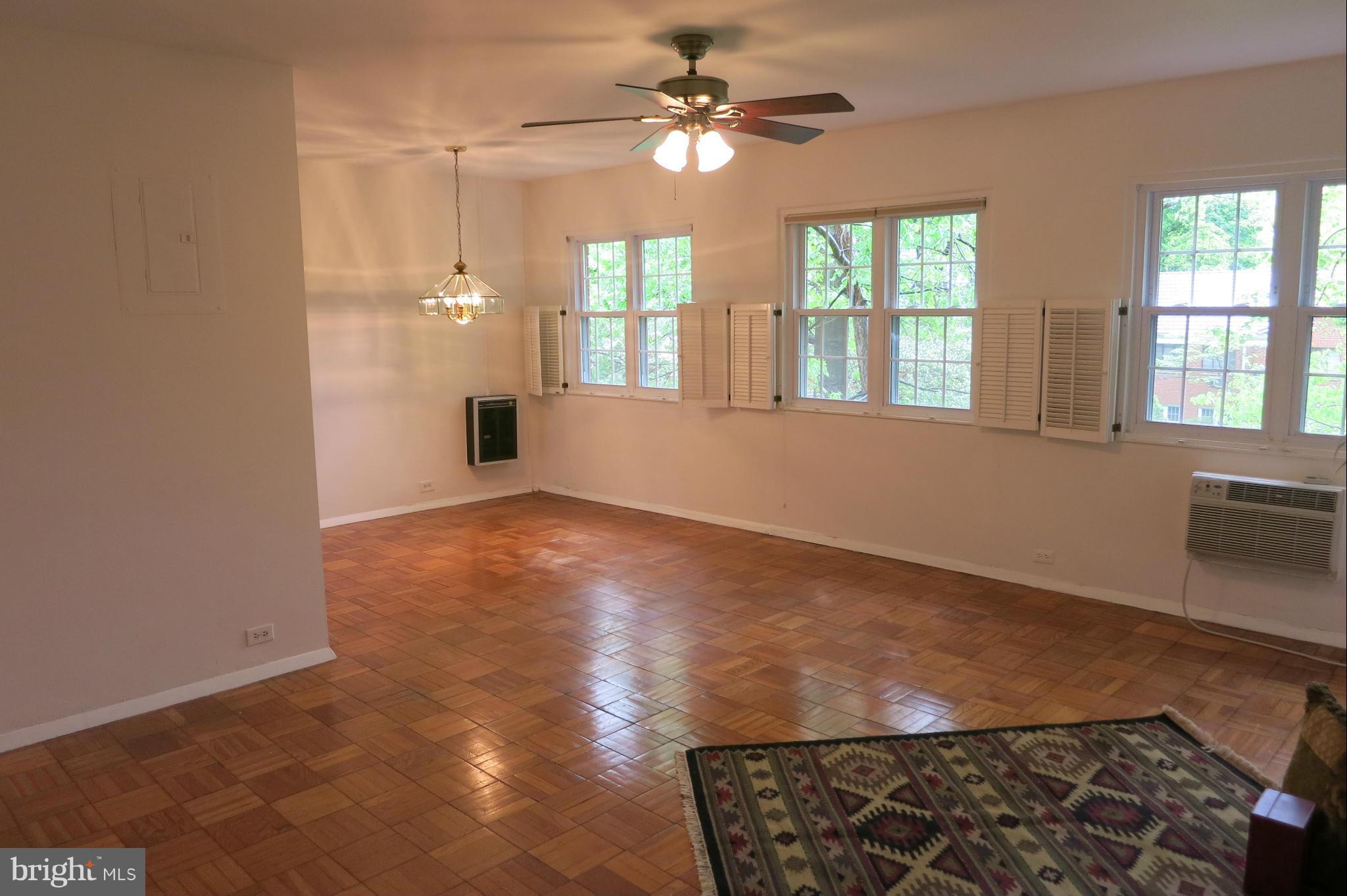 3706 Gunston Road, Unit 920 Alexandria, VA 22302 - Photo 5 of 17 Kitchen