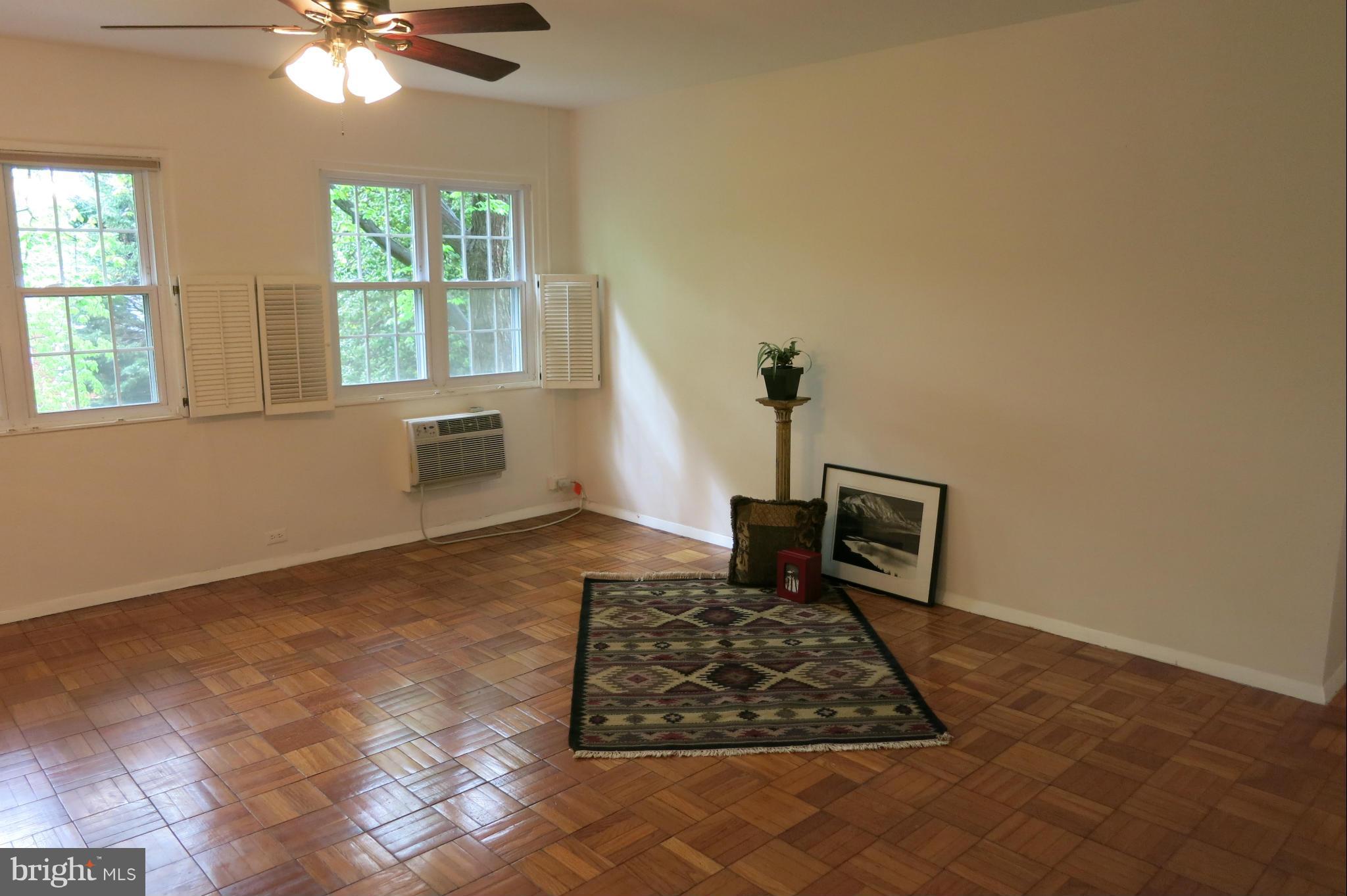3706 Gunston Road, Unit 920 Alexandria, VA 22302 - Photo 6 of 17 Kitchen