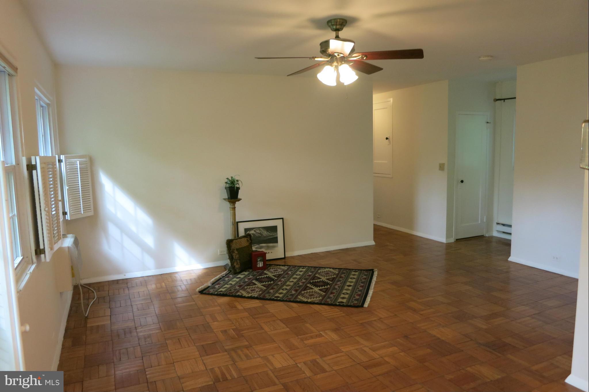 3706 Gunston Road, Unit 920 Alexandria, VA 22302 - Photo 7 of 17 Kitchen