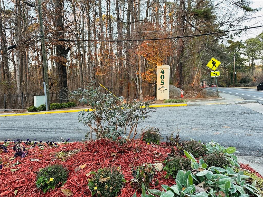 405 Fairburn Road Southwest, Unit 122 Atlanta, GA 30331 - Photo 23 of 26 a view of a park with large trees