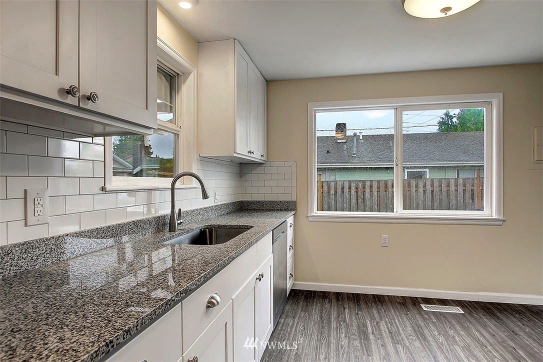 218 Union Avenue Northeast Renton, WA 98059 - Photo 11 of 16 Gallery Image 11