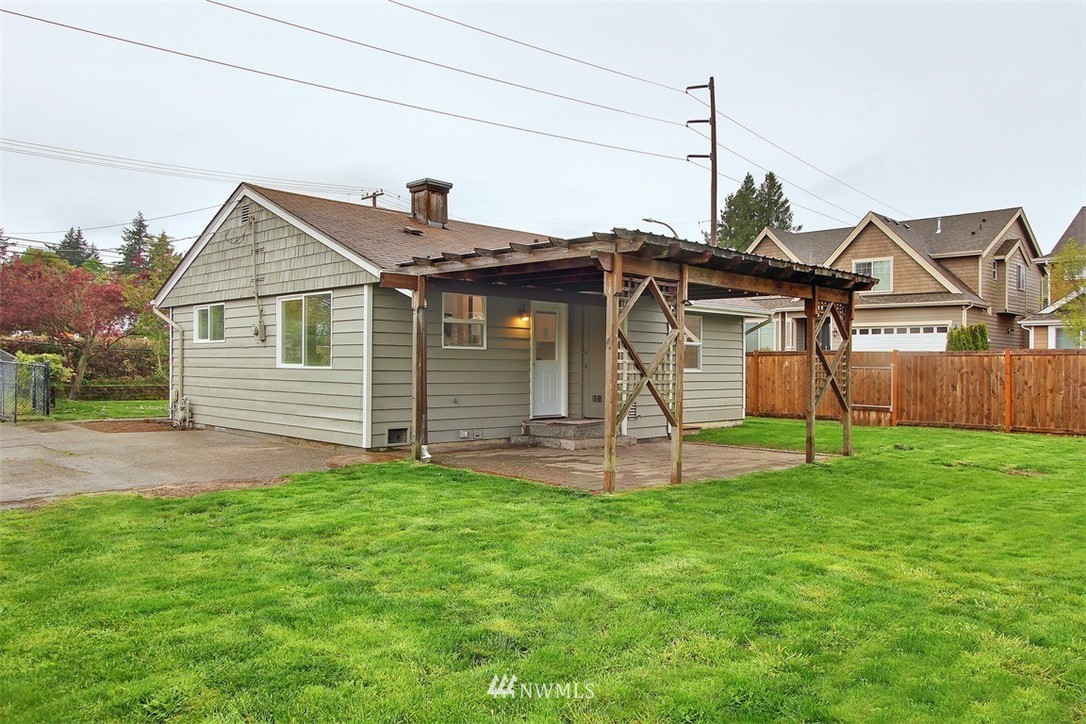 218 Union Avenue Northeast Renton, WA 98059 - Photo 13 of 16 Gallery Image 13