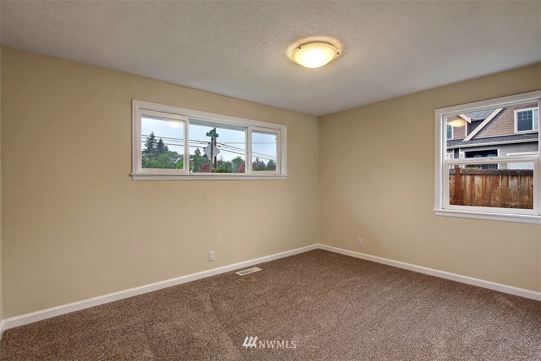 218 Union Avenue Northeast Renton, WA 98059 - Photo 7 of 16 Gallery Image 7