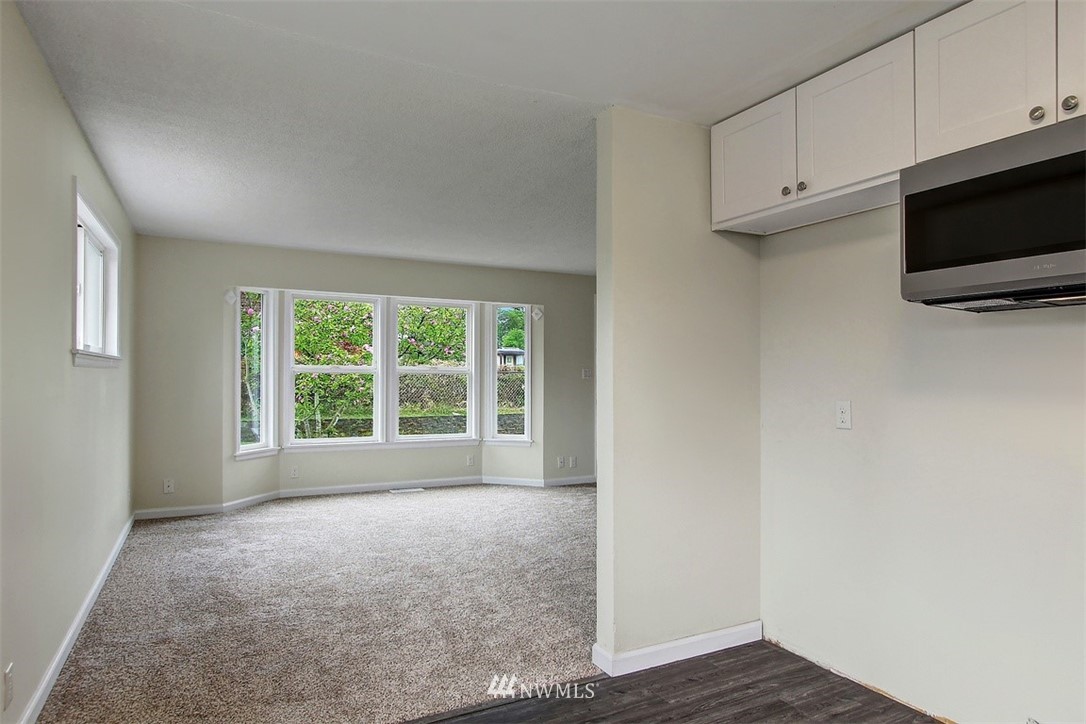 218 Union Avenue Northeast Renton, WA 98059 - Photo 8 of 16 Gallery Image 8