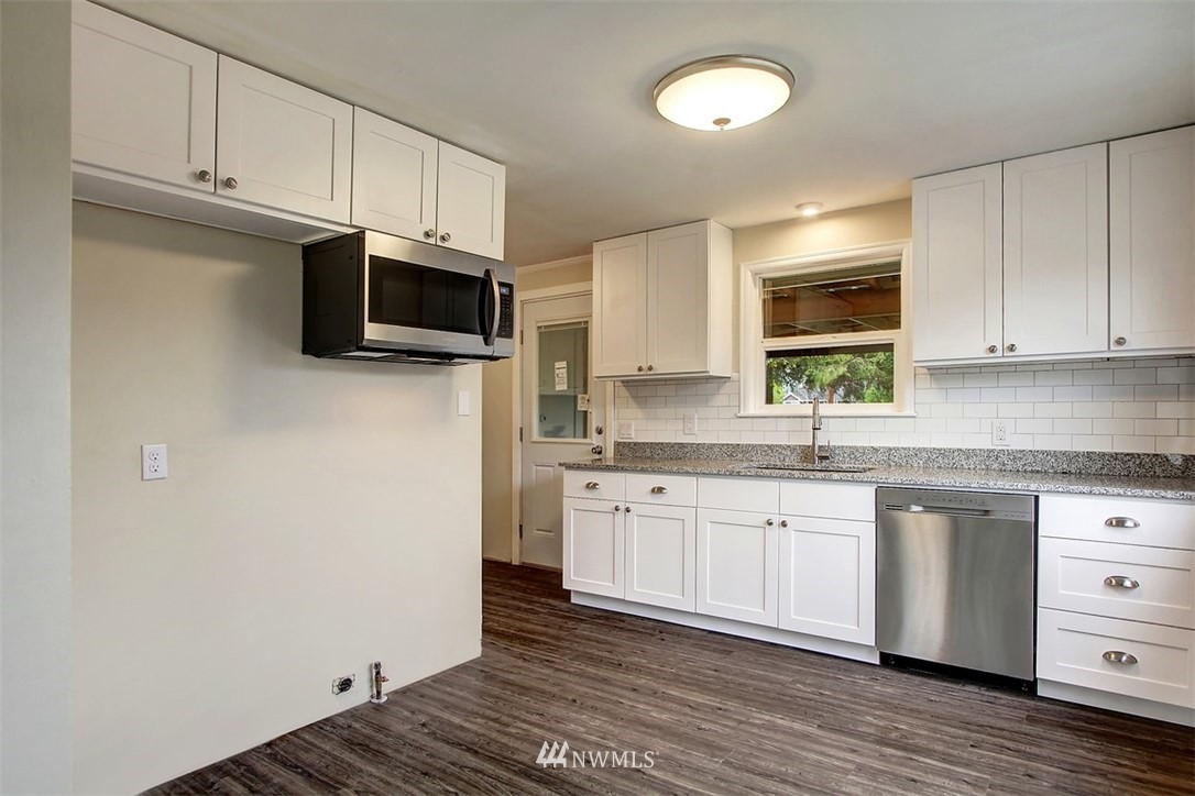 218 Union Avenue Northeast Renton, WA 98059 - Photo 9 of 16 Gallery Image 9