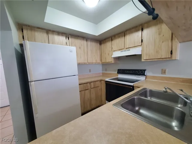 $1,350 | 913 Gleason Parkway, Unit 4, Cape Coral, FL 33914