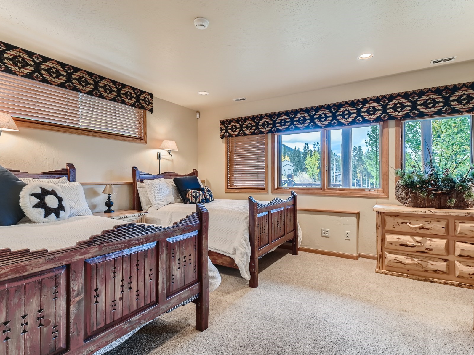1649 Keystone Ranch Road Keystone, CO 80435 - Photo 20 of 27 Lover level bedroom.