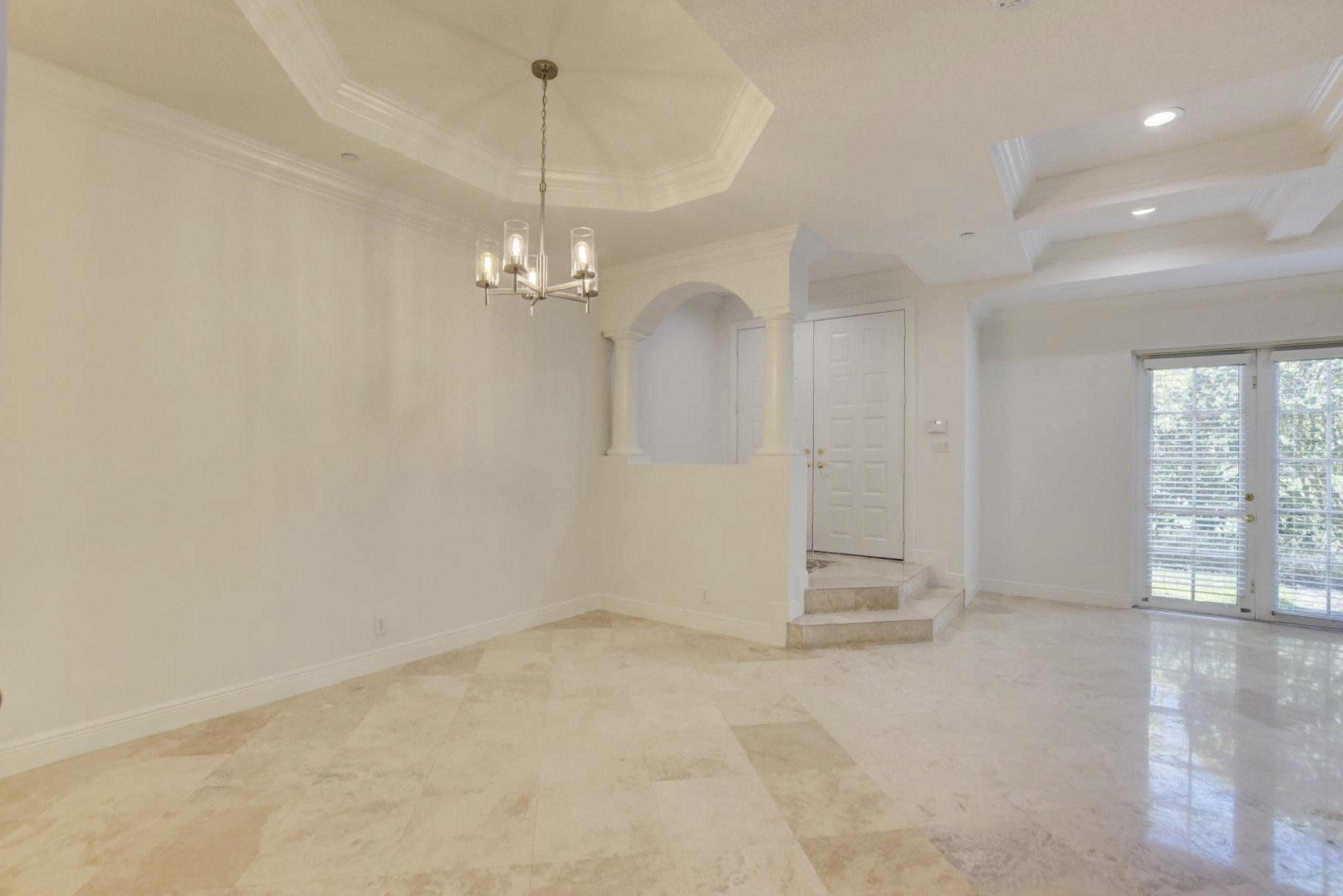 395 Northeast 69th Circle Boca Raton, FL 33487 - Photo 11 of 39 77580EE1-EDA6-4799-BE0F-AA931EB985C7