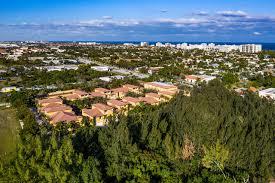 395 Northeast 69th Circle Boca Raton, FL 33487 - Photo 4 of 39 Tuscany Village Subdivision