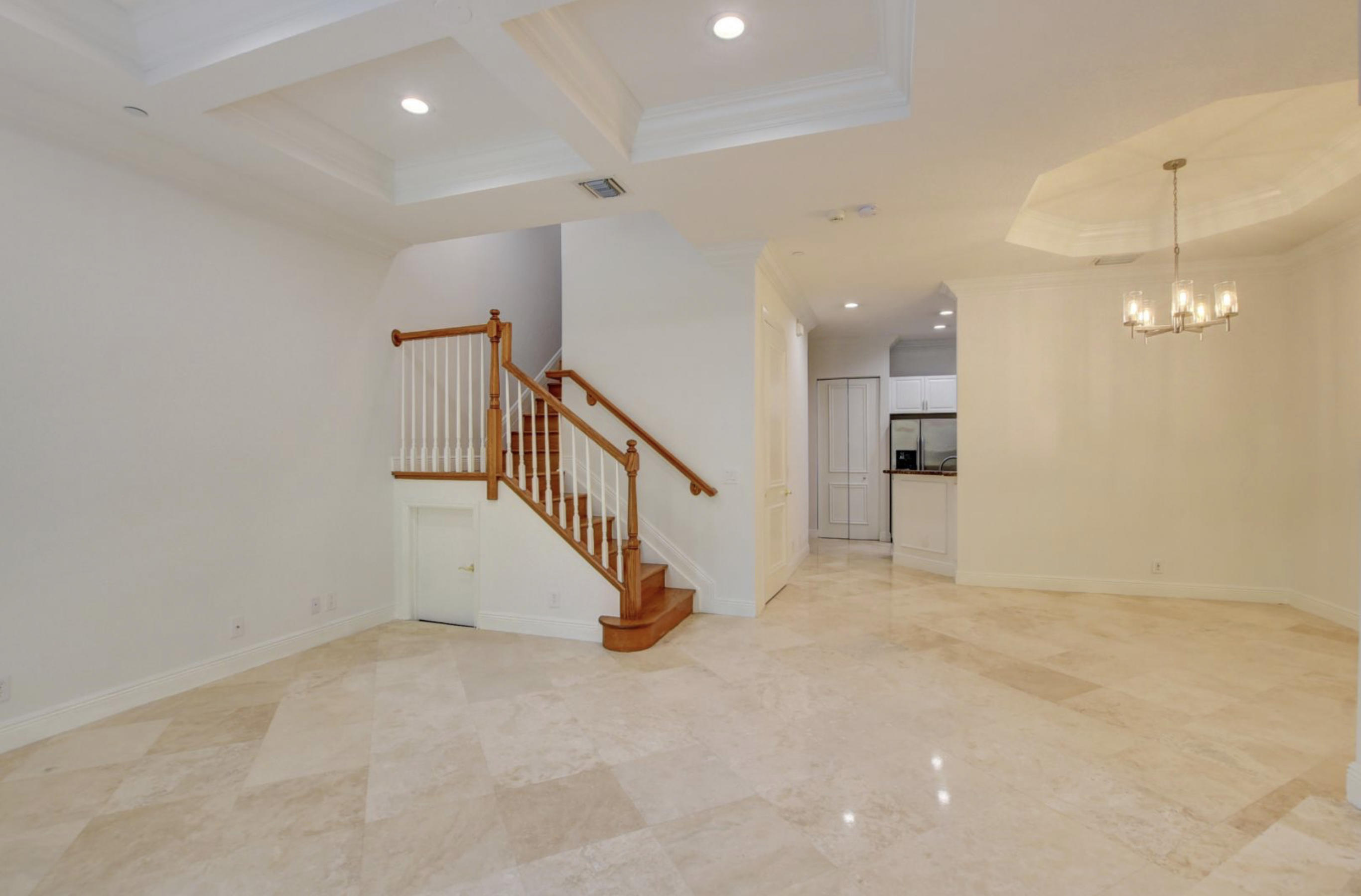 395 Northeast 69th Circle Boca Raton, FL 33487 - Photo 10 of 39 65A5BF51-E92C-4FCB-AE90-4FE5BE471E59