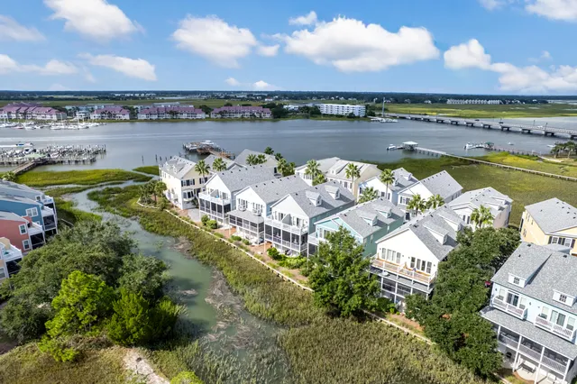 $965,000 | 107 West 2nd Street, Folly Beach, SC 29439