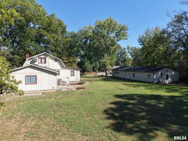 $225,000 | 601 1st Street, Benton, IL 62812