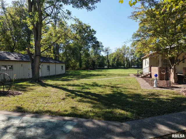 $225,000 | 601 1st Street, Benton, IL 62812