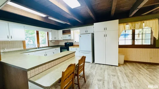 $225,000 | 601 1st Street, Benton, IL 62812