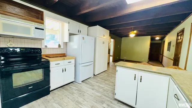 $225,000 | 601 1st Street, Benton, IL 62812