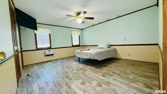 $225,000 | 601 1st Street, Benton, IL 62812