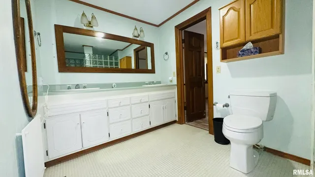 $225,000 | 601 1st Street, Benton, IL 62812