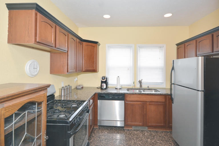 1229 Wayside Road Kalamazoo, MI 49048 - Photo 8 of 21 1229Wayside_08