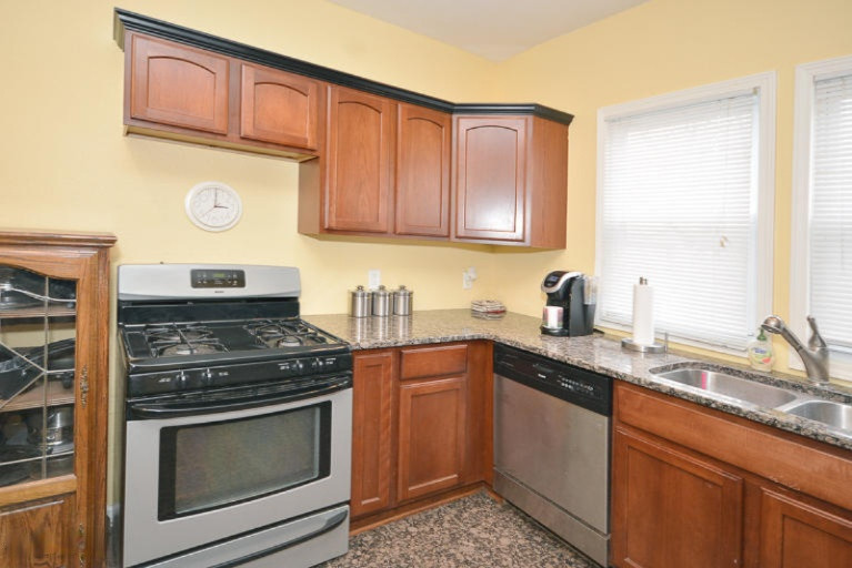 1229 Wayside Road Kalamazoo, MI 49048 - Photo 9 of 21 1229Wayside_09