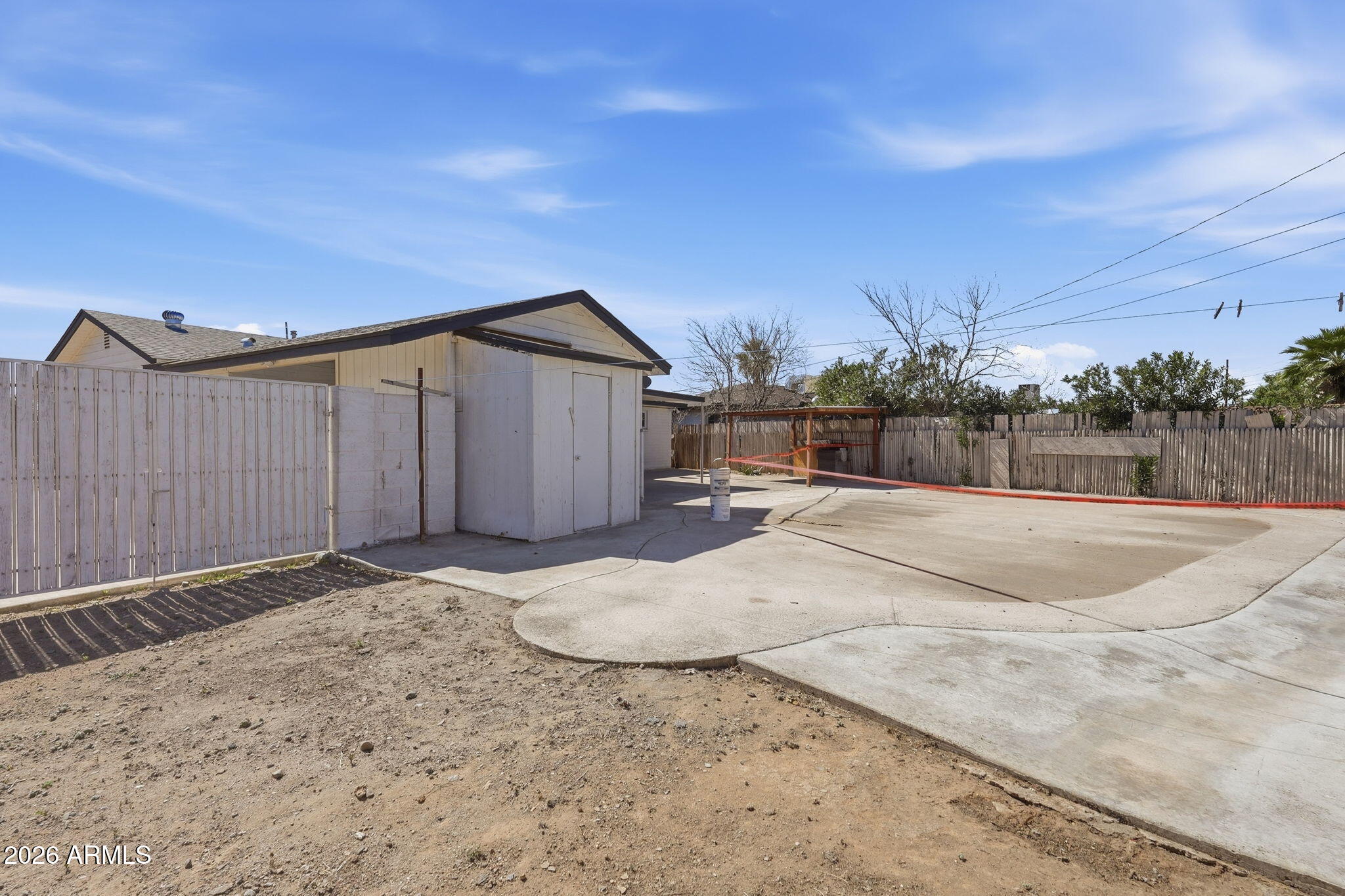 2206 West Rancho Drive Phoenix, AZ 85015 - Photo 25 of 29 a backyard of a house