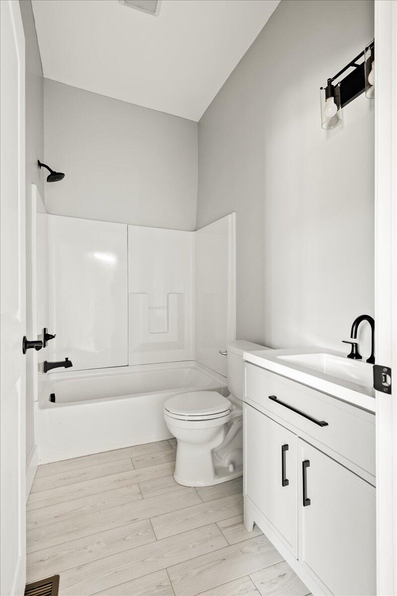 1234 Lloyd Hollow Road Corbin, KY 40701 - Photo 21 of 35 23-Bathroom